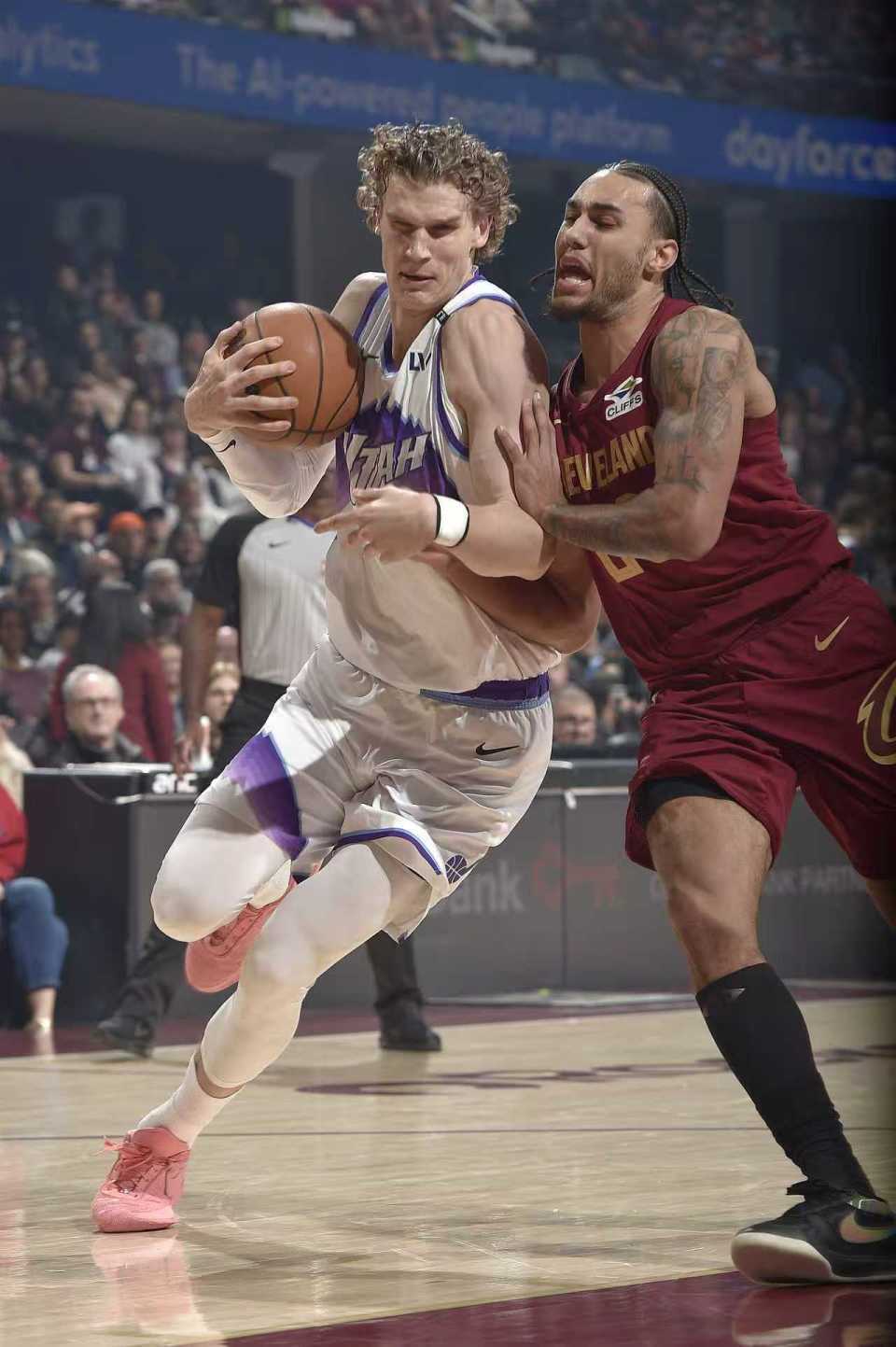 爱游戏体育管理-骑士单节轰40-20仍爆冷输爵士 乔治32+9本季10次30+比肩米切尔