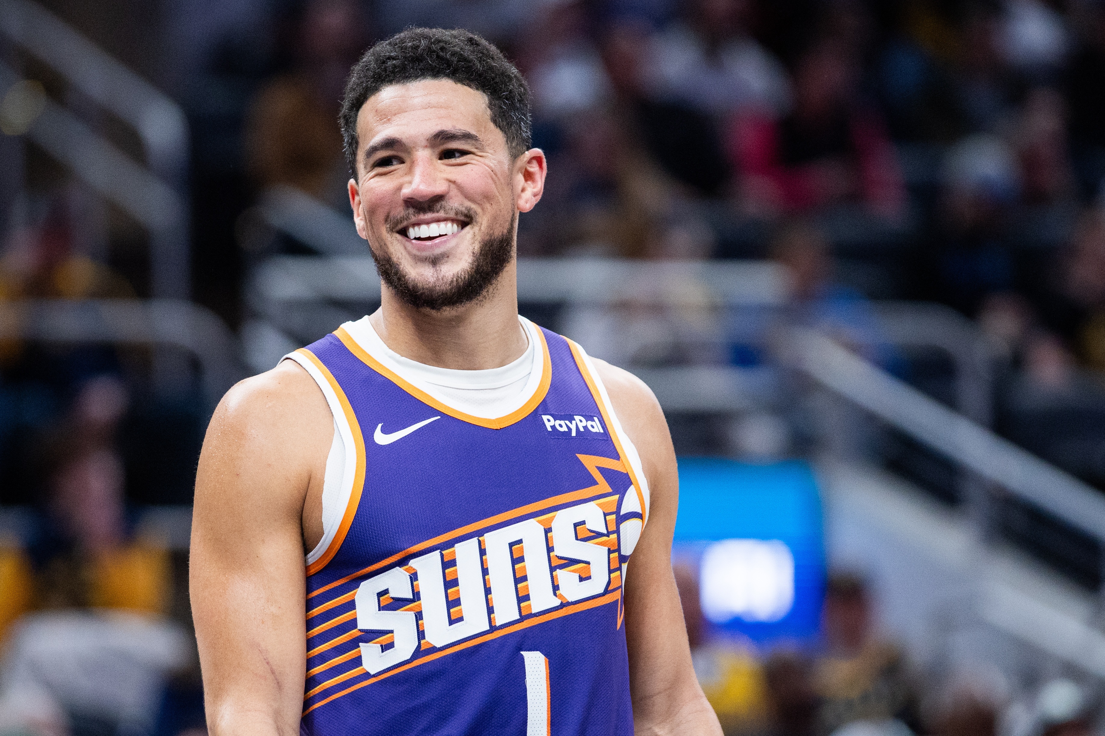 爱游戏体育管理-时间刚刚好！布克持球单打 连续晃动后干拔中投压哨命中