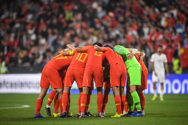 爱游戏体育科室-亚洲诸强备战40强赛 他们都有比赛踢，唯独国足…